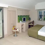 Plaza Hotel 4*
