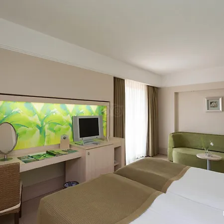 Hotel Ambassador Plaza 4*