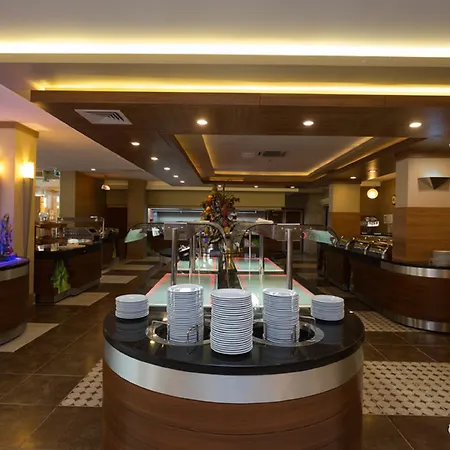 Plaza فندق كمر