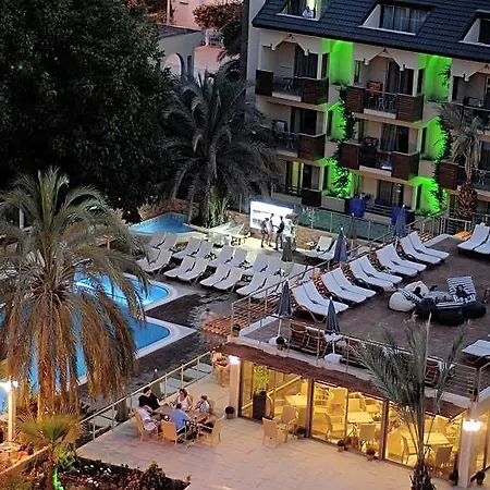 Plaza 4*