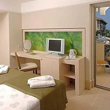 Plaza Hotel 4*