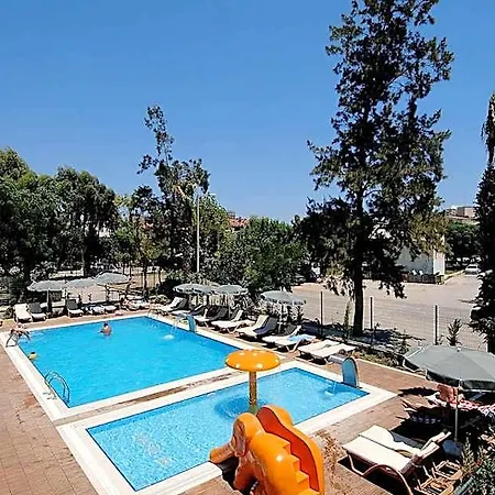 Hotel Plaza 4*