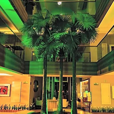 Plaza Hotel 4*