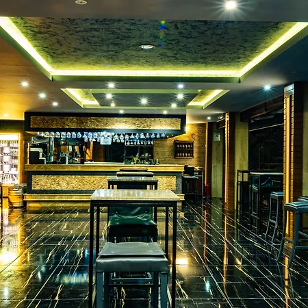 Plaza מלון קמר