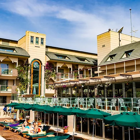 Plaza Hotel 4*