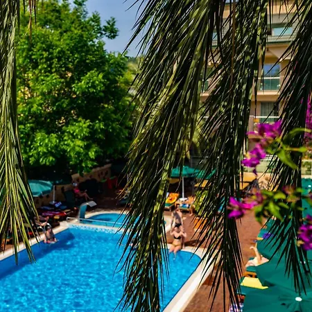 Plaza Hotel 4*